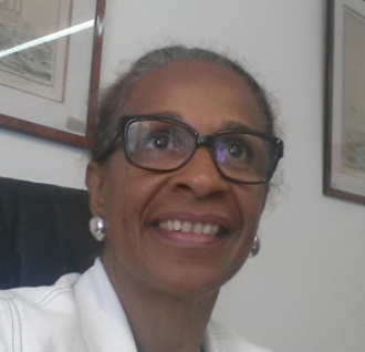 Catherine CADROT: Une femme directeur d'hôtel