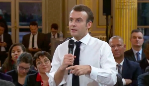 Le président de la République, Emmanuel Macron, lors du débat avec les élus de l&#039;Outre-mer, le 1er février.