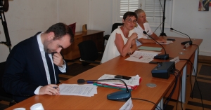 Sébastien Lecornu, Annick Girardin et Eric Maire, préparant la réunion sur l&#039;eau