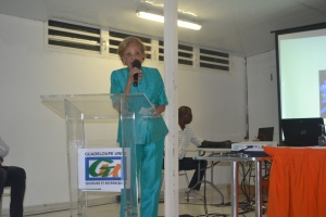 Lucette Michaux-Chevry pleine de fougue, s&#039;exprimant sur la femme guadeloupéenne en politique