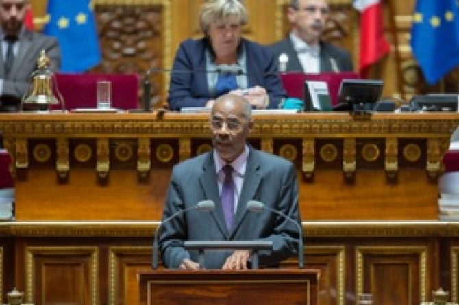 Maurice Antiste obtient le report d'un an du d&eacute;p&ocirc;t des dossiers des 50 pas g&eacute;om&eacute;triques.