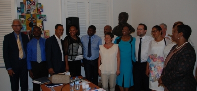 De droite &agrave; gauche, Victoire Jasmin, Sylvie Gustave dit Duflo, Nicole Erdan, Eric Maire, S&eacute;bastien Lecornu, Claudine Bajazet, Annick Girardin, Guy Losbar, Maryse Etzol, Jocelyn Sapotille, Marcel Sigiscar, Jacques Anselme