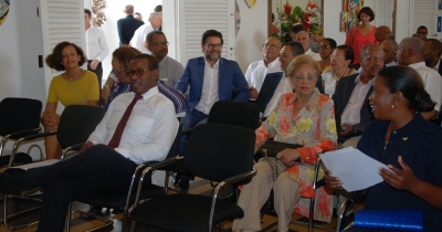 Lucette Michaux-Chevry entour&eacute;e de Max Mathiasin, Justine Benin, Laurent Bernier, Marie-Luce Penchard, Gabrielle Louis-Carabin, Jocelyn Sapotille et Eric Jalton