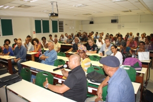 Des universitaires guadeloupéens analysent le référendum calédonien
